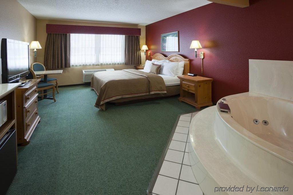 Quality Inn & Suites Стиллуотер Экстерьер фото